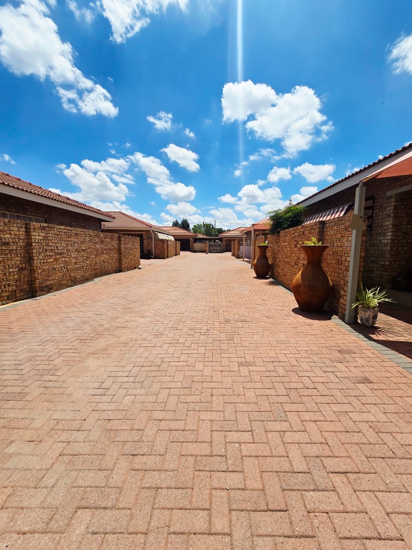 3 Bedroom Property for Sale in Flimieda North West